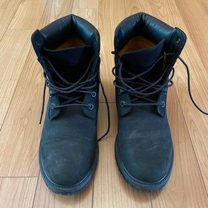 Black Womens Timberland boots! Size: 7.5 - worn